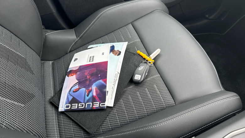 Peugeot 5008 1.2 Hybrid 136 GT 5dr e-DSC6 Petrol Estate